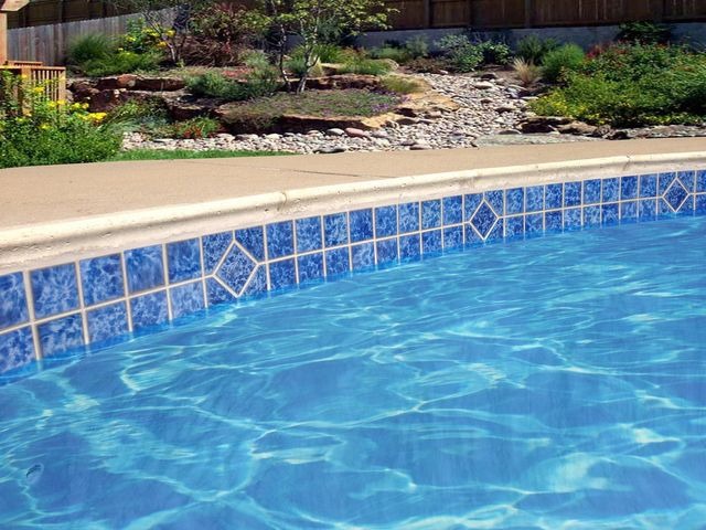 Choosing the Best Swimming Pool Tiles For Your Home